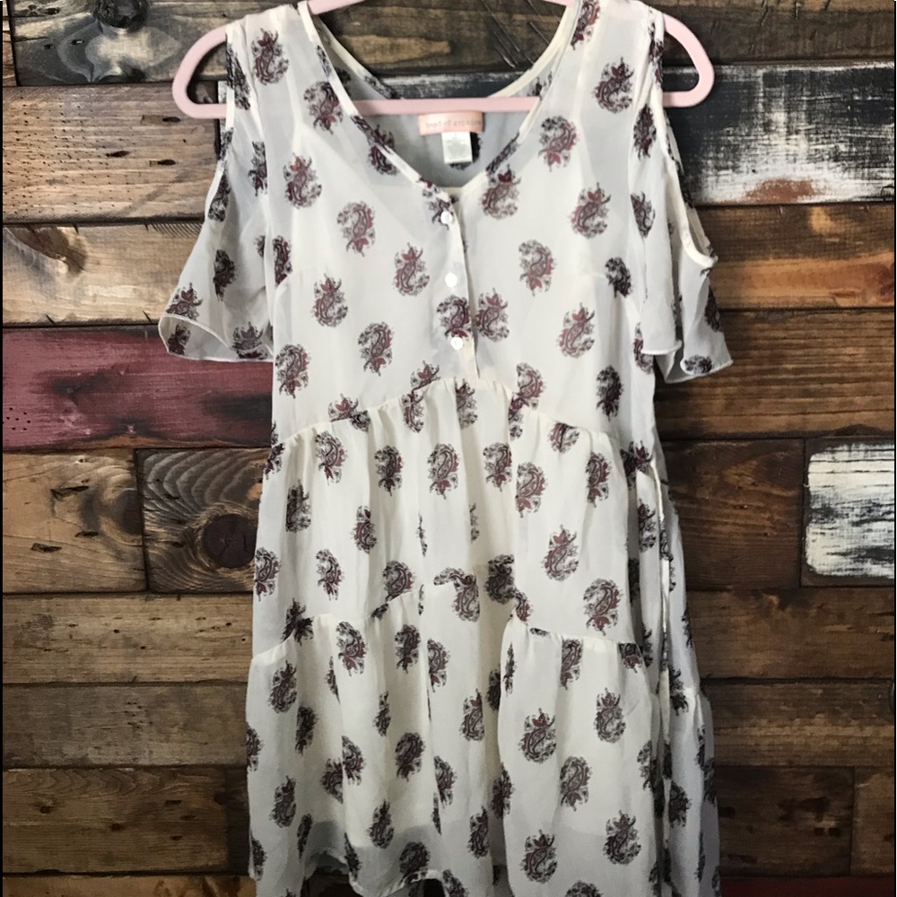 Tj maxx mini flowy dress with paisley detailing